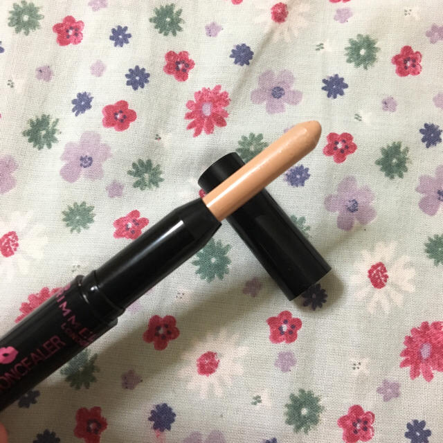 RIMMEL(リンメル)の新品同様の残量☆リンメル リップコンシーラー001 コスメ/美容のベースメイク/化粧品(コンシーラー)の商品写真