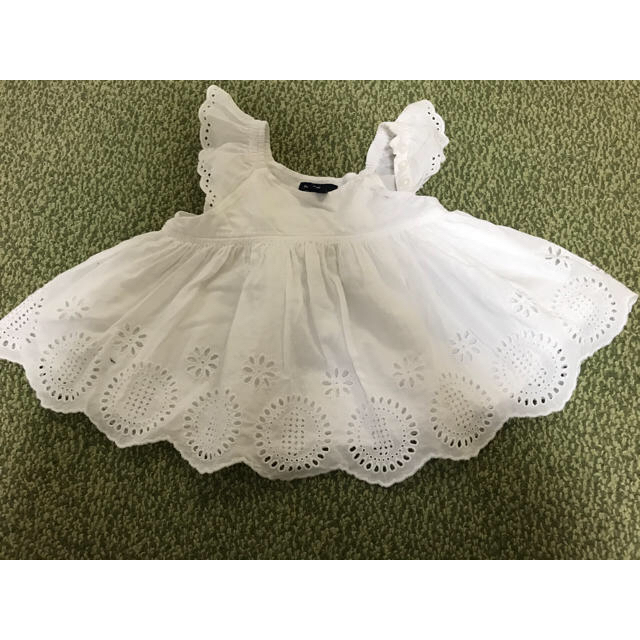 babyGAP(ベビーギャップ)のGAP トップス70cm キッズ/ベビー/マタニティのベビー服(~85cm)(タンクトップ/キャミソール)の商品写真