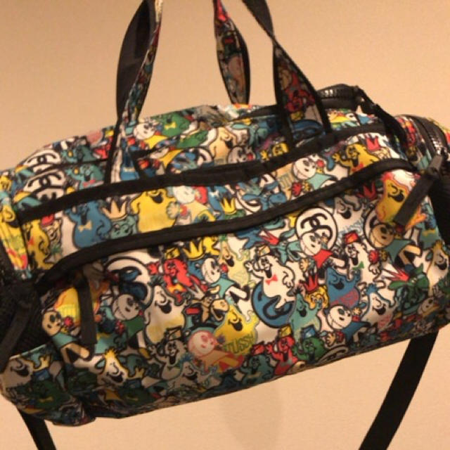 STUSSY - ステューシー マルチキャラ総柄ドラムバッグの通販 by STUSSY - ステューシー マルチキャラ総柄ドラムバッグの通販 by