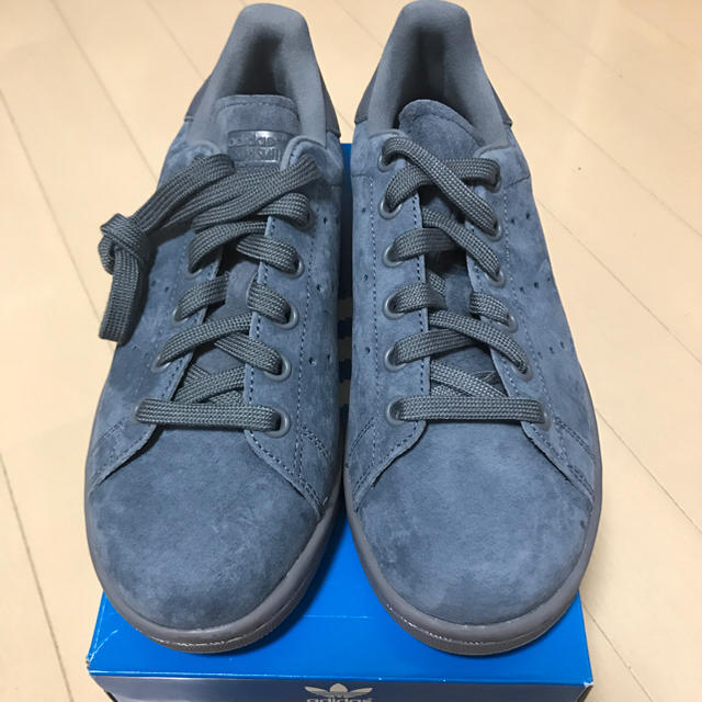 adidas(アディダス)のmi_19様専用）STAN SMITH ブルーグレー バックスキン 23.0cm レディースの靴/シューズ(スニーカー)の商品写真