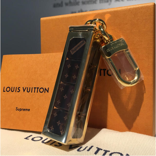 新品本物 Supreme - 在庫1点有り【Supreme × VUITTON】コラボ