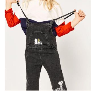 ザラ(ZARA)のこなみ様専用 ZARA × SNOPPY デニム オーバーオール サロペット(サロペット/オーバーオール)