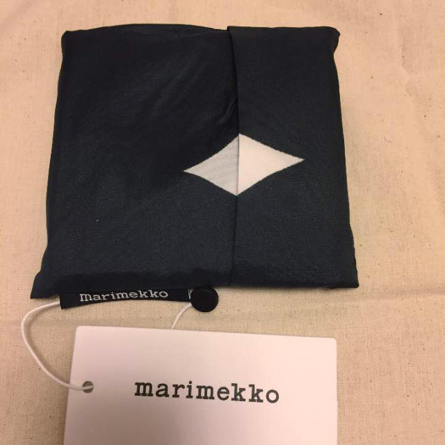 marimekko(マリメッコ)のマリメッコ エコバッグ 黒ウニッコ レディースのバッグ(エコバッグ)の商品写真