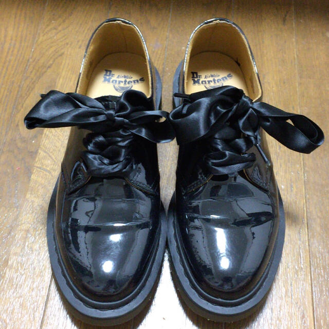 Dr.Martens(ドクターマーチン)のDr.Martens×BEAMS エナメルシューズ レディースの靴/シューズ(ローファー/革靴)の商品写真