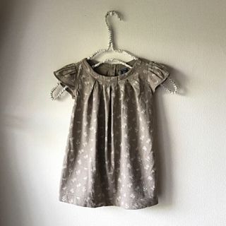 ベビーギャップ(babyGAP)のGAP ベージュ 花柄ワンピース(ワンピース)