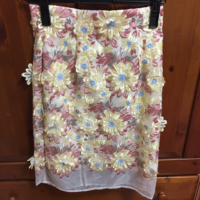 Lily Brown(リリーブラウン)のオーガンジーレーススカート レディースのスカート(ひざ丈スカート)の商品写真