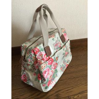 キャスキッドソン(Cath Kidston)のカバン《 Cath Kidston 花柄レディース 中古》(ハンドバッグ)