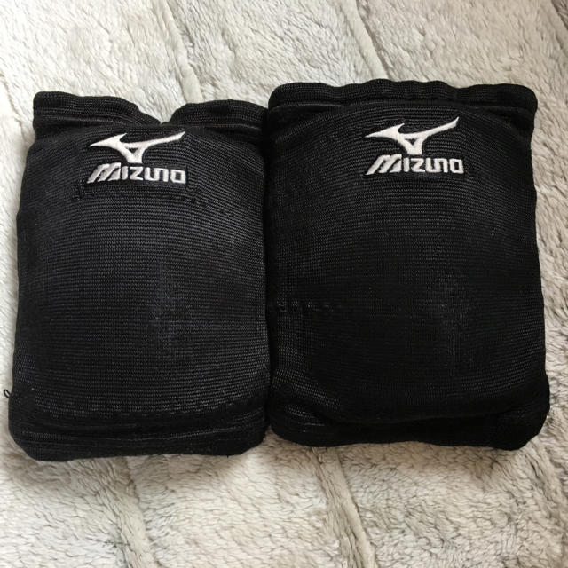 MIZUNO(ミズノ)の膝サポーター  2個セット スポーツ/アウトドアのスポーツ/アウトドア その他(バレーボール)の商品写真