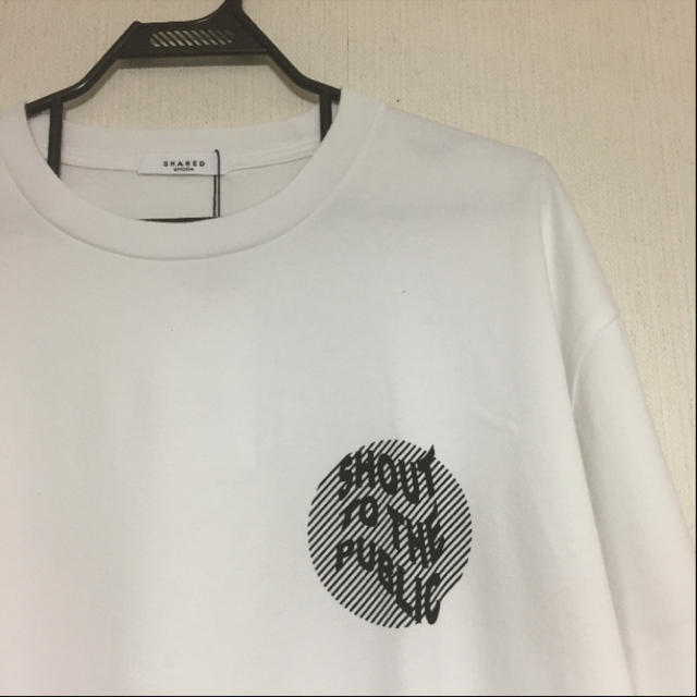 EMODA(エモダ)のEMODA SHARED Tシャツ ホワイト【新品】 レディースのトップス(Tシャツ(半袖/袖なし))の商品写真