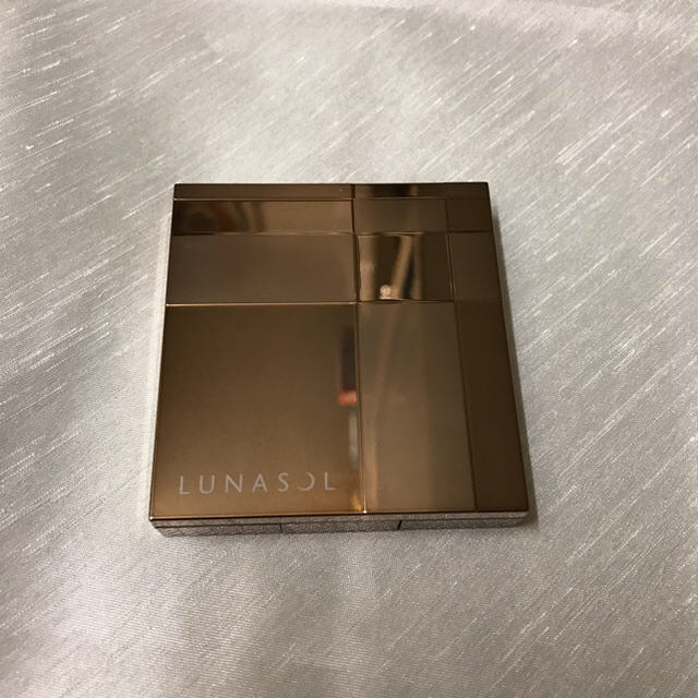 LUNASOL(ルナソル)のポンタくん様専用♡LUNASOL カラーリングシアーチークス  オレンジコーラル コスメ/美容のベースメイク/化粧品(チーク)の商品写真