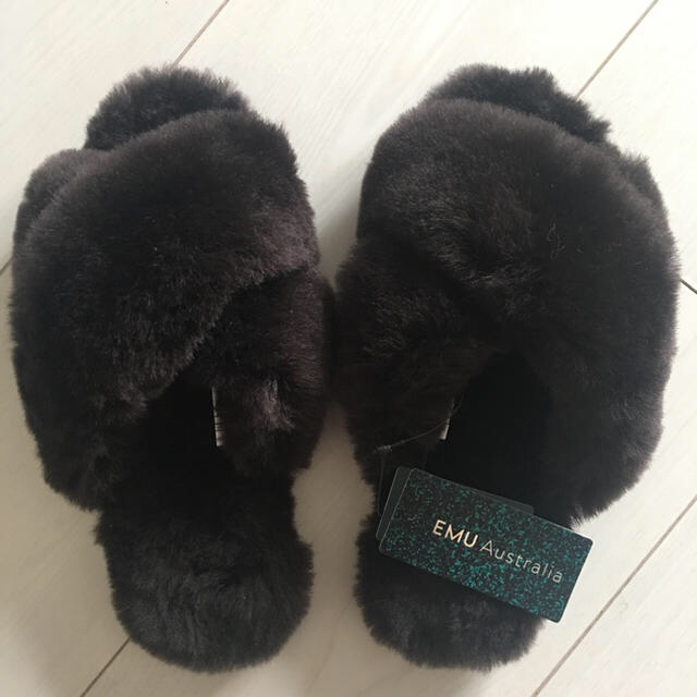 EMU(エミュー)の新品未使用 EMU Australia ファーサンダル レディースの靴/シューズ(サンダル)の商品写真