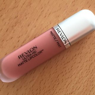 レブロン(REVLON)のREVLON ウルトラHDマットリップカラー  2回のみ使用(リップグロス)