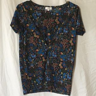 ジュンコシマダ(JUNKO SHIMADA)のPART2☆ネイビー.青.赤他ボタニカル柄Vネック真ん中縫いポリエステルT:M(Tシャツ(半袖/袖なし))