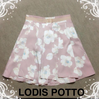 ロディスポット(LODISPOTTO)の美品♡花柄フレアスカート♡(ひざ丈スカート)