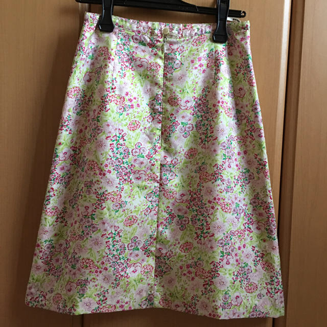DGRACE(ディグレース)の花柄 Aラインスカート （美品）お値下げしました！ レディースのスカート(ひざ丈スカート)の商品写真