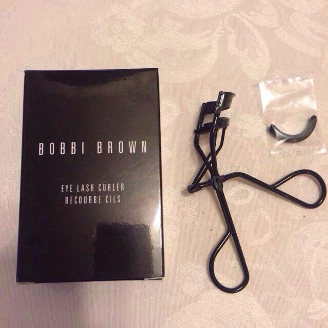 BOBBI BROWN(ボビイブラウン)のBOBBY BROWN ビューラー コスメ/美容のベースメイク/化粧品(その他)の商品写真