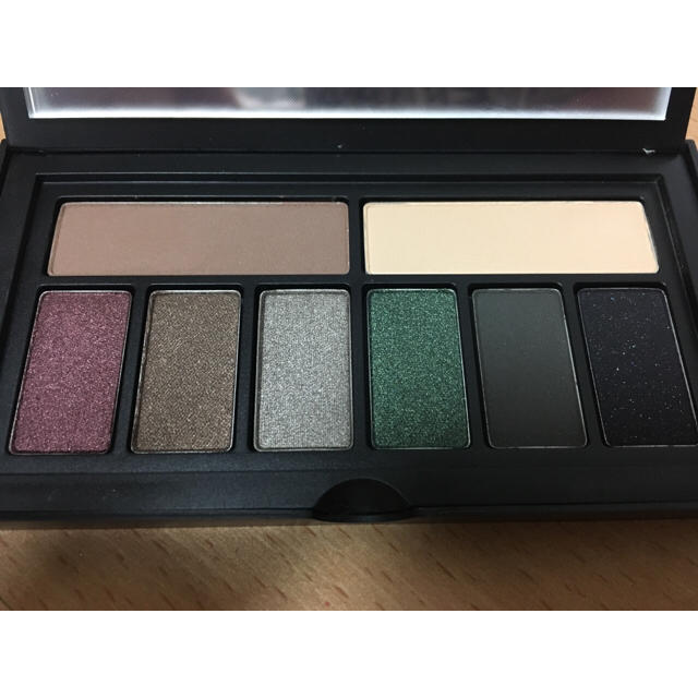 smashbox アイシャドウ 8色パレット♡ コスメ/美容のベースメイク/化粧品(アイシャドウ)の商品写真