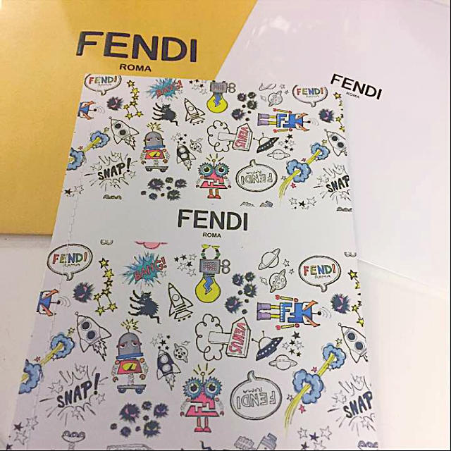 FENDI(フェンディ)のFENDI ノベルティー 非売品 シール 塗り絵 新品 エンタメ/ホビーのコレクション(ノベルティグッズ)の商品写真