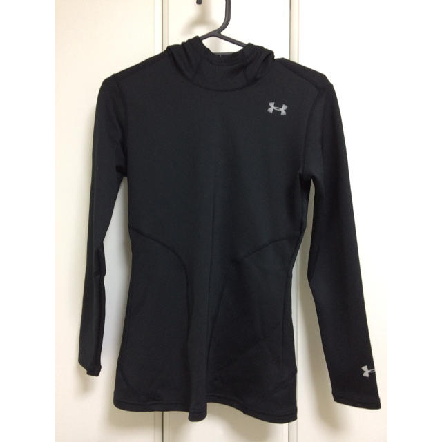 UNDER ARMOUR(アンダーアーマー)のアンダーアーマー 長袖 ロングスリーブ レディース コールドギア レディースのトップス(Tシャツ(長袖/七分))の商品写真