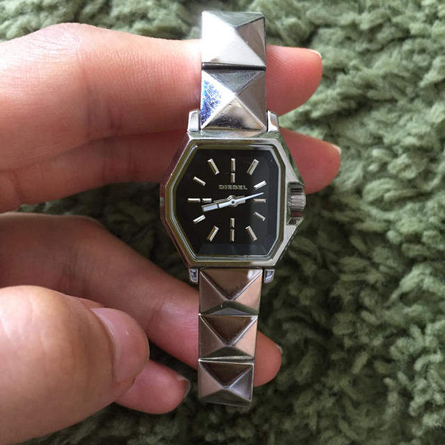 DIESEL(ディーゼル)のDIESEL　時計人気カラー 箱無し レディースのファッション小物(腕時計)の商品写真