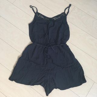 エイチアンドエム(H&M)のキャミロンパース(オールインワン)