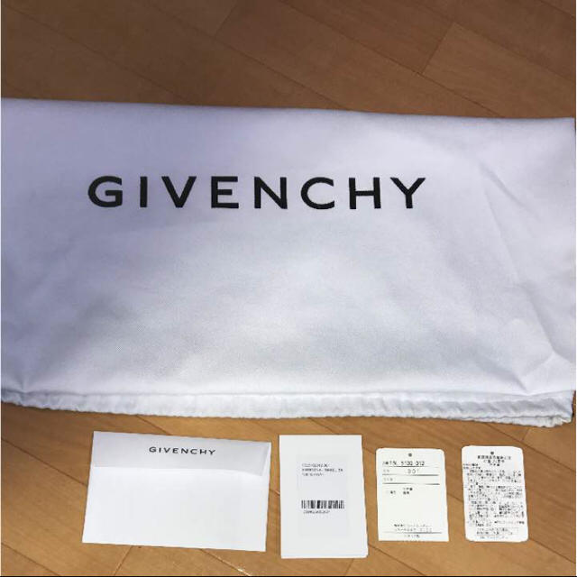 GIVENCHY(ジバンシィ)のGIVENCHYジバンシー  アンティゴナ  ♡♡♡コメ逃げ禁止様専用 レディースのバッグ(ハンドバッグ)の商品写真