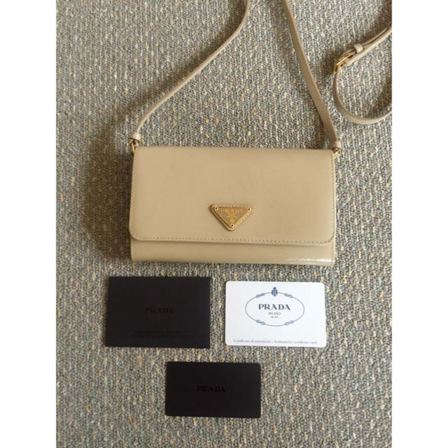 PRADA(プラダ)の♡PRADA ショルダー財布♡美品 レディースのファッション小物(財布)の商品写真