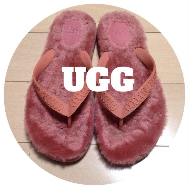 UGG(アグ)のUGG ムートントング(サンダル) レディースの靴/シューズ(サンダル)の商品写真