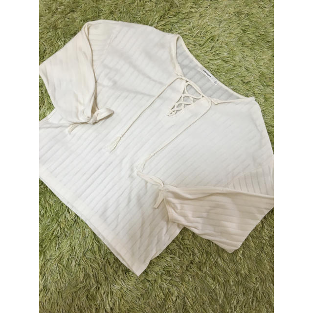 moussy(マウジー)の専用 moussy LACE UP RIBBONトップ レディースのトップス(カットソー(長袖/七分))の商品写真