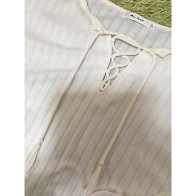 moussy(マウジー)の専用 moussy LACE UP RIBBONトップ レディースのトップス(カットソー(長袖/七分))の商品写真