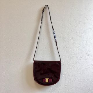 サルヴァトーレフェラガモ(Salvatore Ferragamo)の【美品】サルヴァトーレ フェラガモ ショルダーバッグ ヴァラ ミニショルダー(ショルダーバッグ)