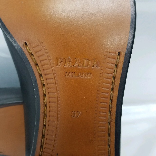 PRADA(プラダ)の値下げ[未使用]PRADA プラダ ローファー 革靴 37サイズ 23.5㎝ 黒 レディースの靴/シューズ(ローファー/革靴)の商品写真