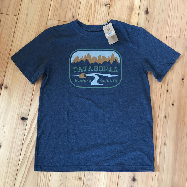 patagonia(パタゴニア)の2017 パタゴニア タグ付き新品 Tシャツ ボーイズ M 140-150 キッズ/ベビー/マタニティのキッズ服男の子用(90cm~)(Tシャツ/カットソー)の商品写真