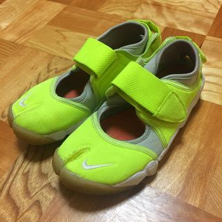 ナイキ(NIKE)のナイキ エアリフト蛍光イエロー 24cm(スニーカー)