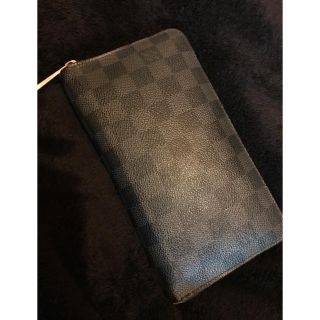 ルイヴィトン(LOUIS VUITTON)のLOUIS  VUITTON グラフィット ジッピーオーガナイザー ヴィトン(長財布)