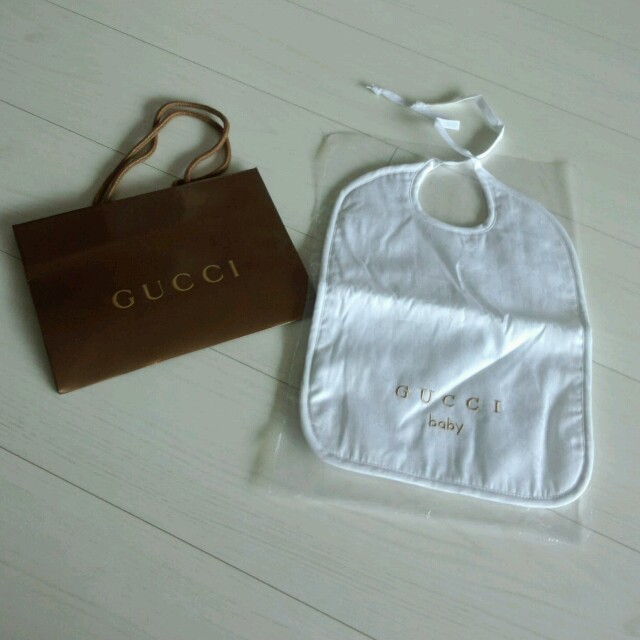 Gucci(グッチ)のGUCCIスタイよだれかけｼｮｯﾊﾟｰ付 キッズ/ベビー/マタニティのこども用ファッション小物(その他)の商品写真