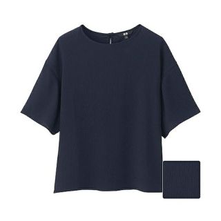 ユニクロ(UNIQLO)の【美品】UNIQLO☆クレープTブラウス半袖☆ネイビー(シャツ/ブラウス(半袖/袖なし))