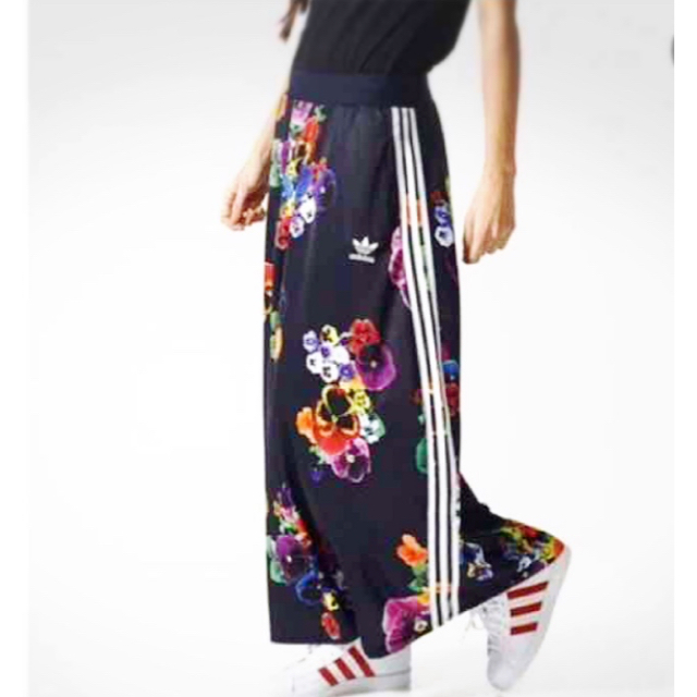 adidas(アディダス)のアディダス レア 花柄スカート レディースのスカート(ロングスカート)の商品写真