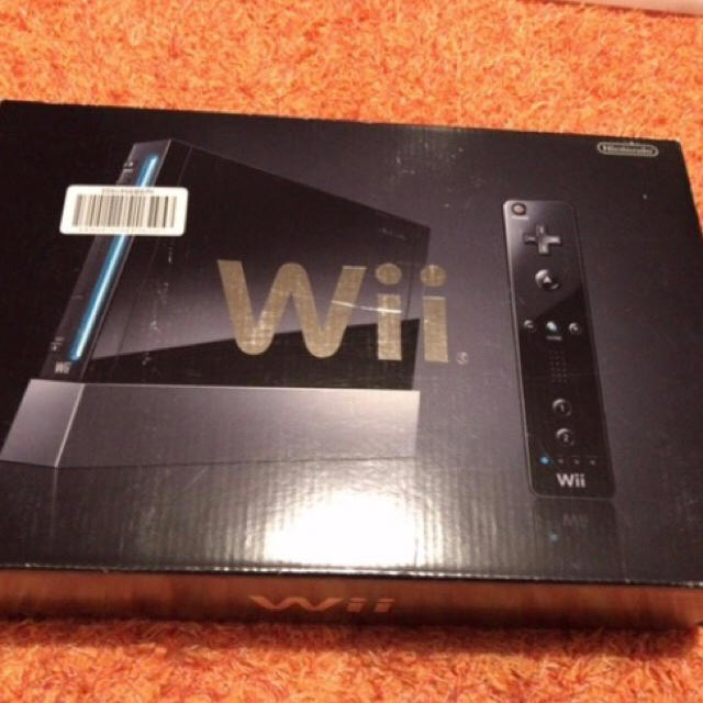 任天堂(ニンテンドウ)の即購入OK☆Wii本体（黒） Wiiリモコンジャケット同梱 エンタメ/ホビーのゲームソフト/ゲーム機本体(家庭用ゲーム機本体)の商品写真