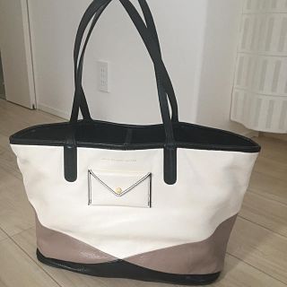 マークバイマークジェイコブス(MARC BY MARC JACOBS)のMARC BY MARC JACOBS レザートートバッグ(トートバッグ)