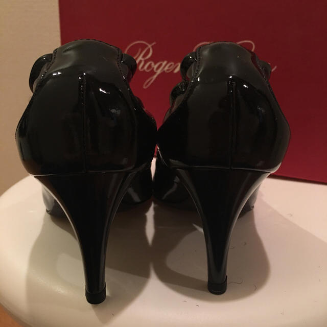 ROGER VIVIER(ロジェヴィヴィエ)の★かりこ様専用★【極美品】RogerVivierロジェヴィヴィエ パンプス#34 レディースの靴/シューズ(ハイヒール/パンプス)の商品写真