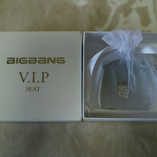 ビッグバン(BIGBANG)のBIGBANG　VIPｼｰﾄ特典　スワロフスキー(ミュージシャン)