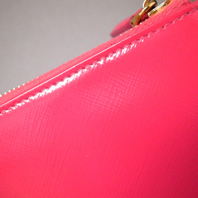 PRADA(プラダ)のちいさん様専用♡プラダ 長財布 ラウンドファスナー ピンク エナメル バッグ レディースのファッション小物(財布)の商品写真