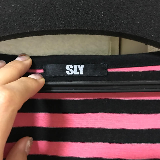 SLY(スライ)の新品！未使用！SLY!ボーダーTシャツ！送料込み レディースのトップス(Tシャツ(半袖/袖なし))の商品写真