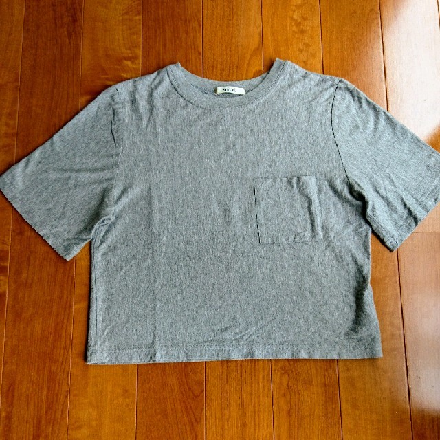SNIDEL(スナイデル)のスナイデル 無地Tシャツ レディースのトップス(Tシャツ(半袖/袖なし))の商品写真
