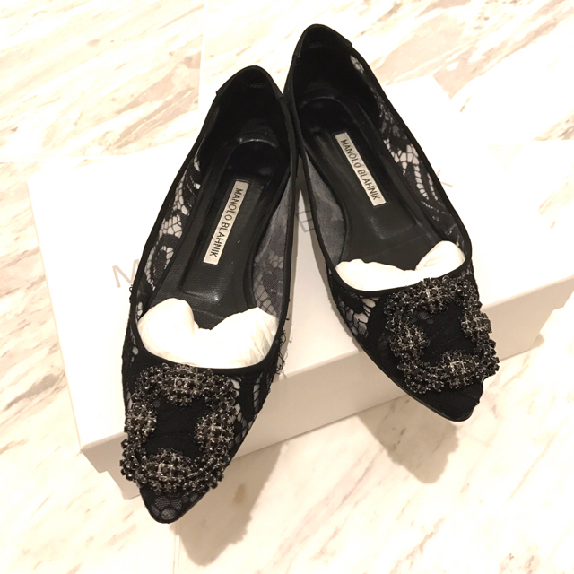 Manolo Blahnik Hangisi lace