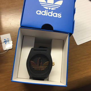 アディダス(adidas)のadidas ブラック ゴールド 腕時計(腕時計)