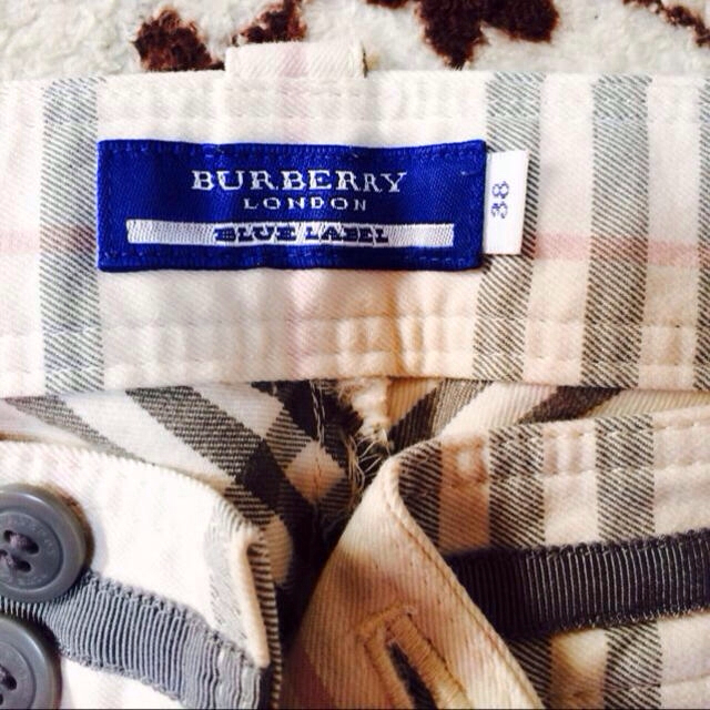 BURBERRY(バーバリー)のバーバリー ブルーレーベル レディースのパンツ(クロップドパンツ)の商品写真