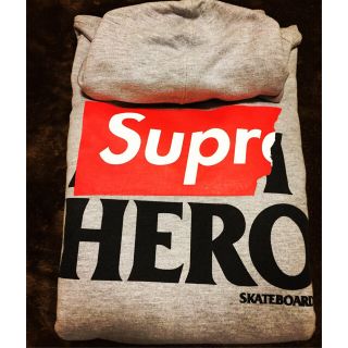 シュプリーム(Supreme)のsupreme アンチヒーローパーカーzip-up 希少 M(パーカー)