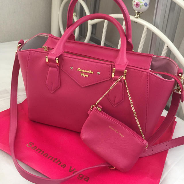 未使用品】 Samantha ショッキングピンク サマンサベガ - Vega 安心の長期修理保証制度 新品、未使用!!Samantha vegaピンクバッグ ハンドバッグ